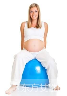 孕婦瑜伽的好處 孕婦練習(xí)瑜伽的9大注意事項(xiàng)