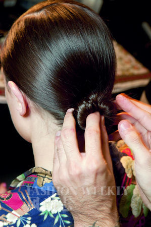 2011發(fā)型低盤發(fā)發(fā)型最流行