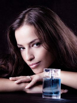 香水使用需要分場(chǎng)合 淡香濃香要適宜