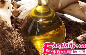 滋養(yǎng)抗老 護(hù)頸首選檀香精油