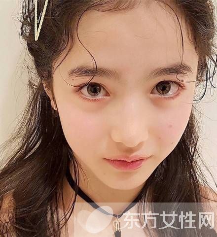 兔子眼妝美過水原希子 12歲日法混血模特顏值逆天
