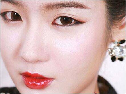 單眼皮怎么化妝更迷人 彰顯電眼魅力