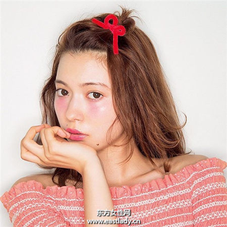 掌握化妝5要點(diǎn)輕松打造出濕潤感妝容