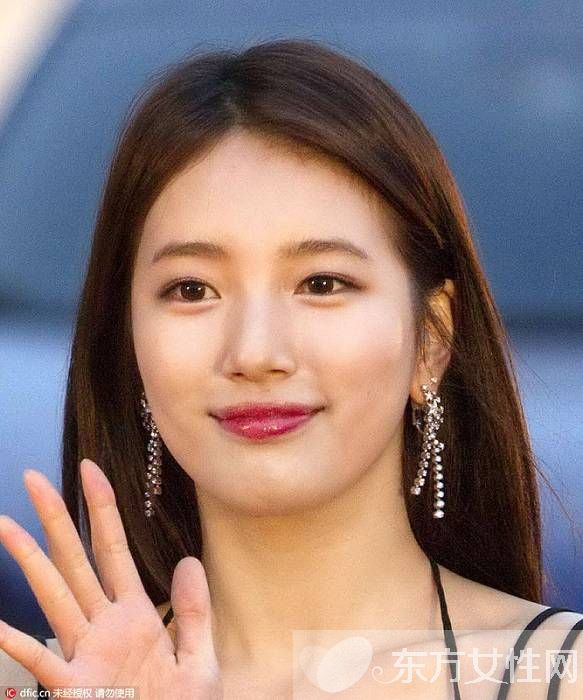 學(xué)秀智打造糖果色玻璃唇 唇紋一抹都不見