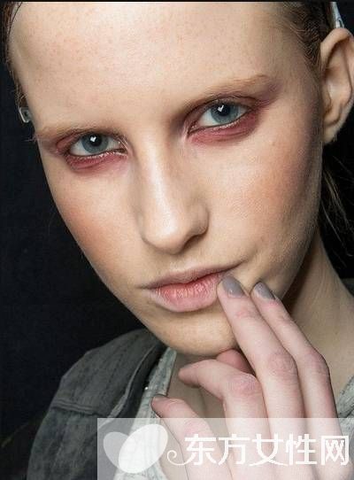 簡(jiǎn)約風(fēng)時(shí)尚美甲圖片大全 告別浮夸做低調(diào)小女人