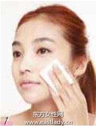 妝前按摩消除水腫并改善膚色