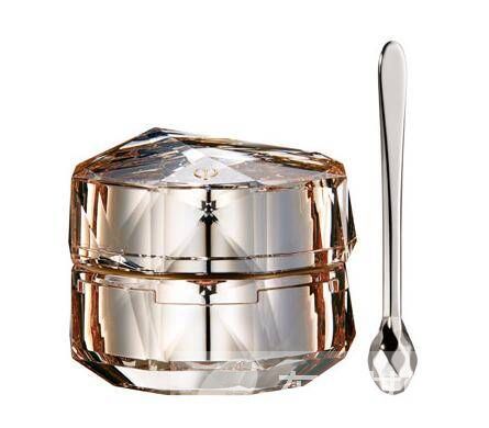 備戰(zhàn)新年趴體 怎么能少了這些護膚彩妝單品