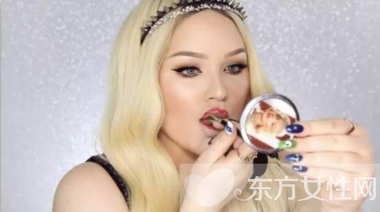 如何用唇釉打造完美唇妝 跟她學準沒錯