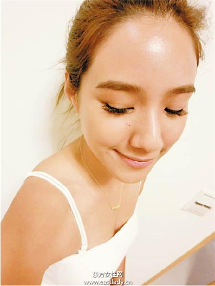 美妝達(dá)人分享偽素顏化妝技巧