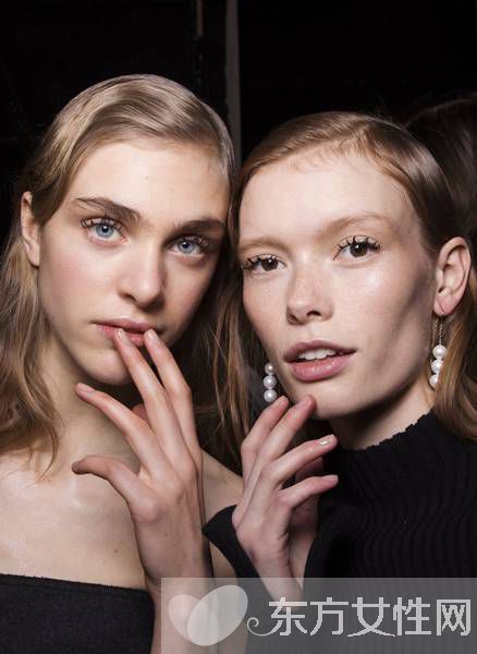 6個(gè)小技巧讓你的時(shí)尚美甲造型UPUPUP