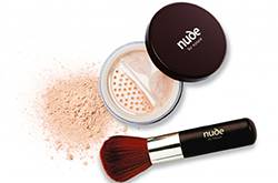 粉底液和粉餅的區(qū)別 粉底液好還是粉餅好