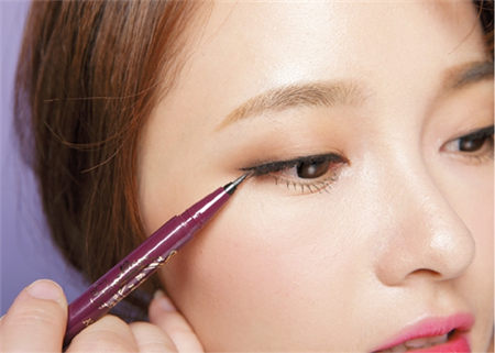 膚色分冷暖 眼妝畫法大不同