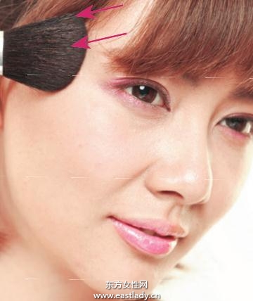 運(yùn)用陰影色塑造緊致小臉