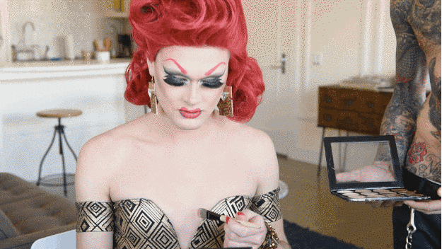 這樣也可以 不用動刀塑造豐滿胸部效果