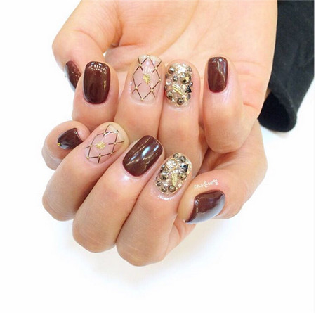 今秋最夯的美甲設(shè)計方案 每一款都很很棒的喲