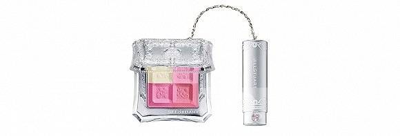 天后王菲幾年前玩過的＂耳朵腮紅＂成霓虹國(guó)新潮流