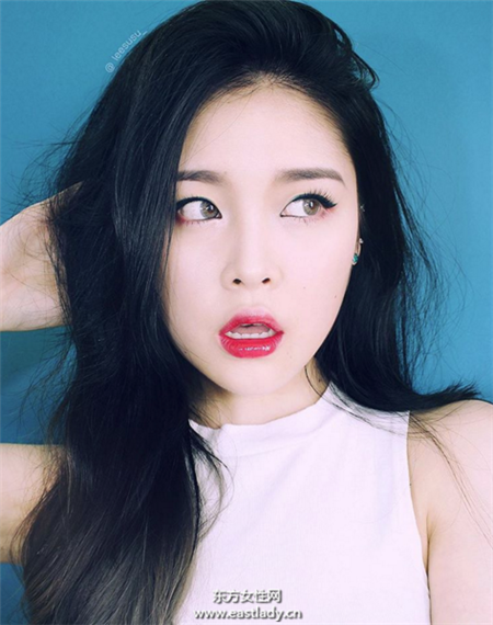 跟韓國彩妝達(dá)人學(xué)化妝 成韓妝百變女王