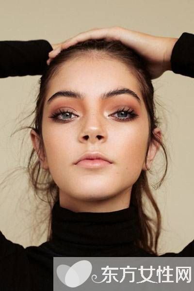 春夏就做白嫩派 蜜桃色眼影真的好用不挑人