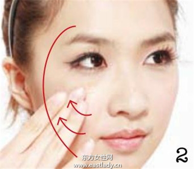 7 3黃金比例粉底畫法 實(shí)現(xiàn)立體小V臉