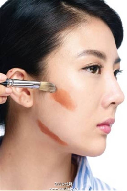 必學(xué) 脫胎換骨的神奇修容化妝術(shù)