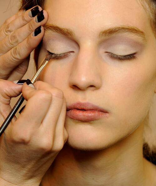 雙眼皮怎么畫(huà)眼線 只需簡(jiǎn)單五步