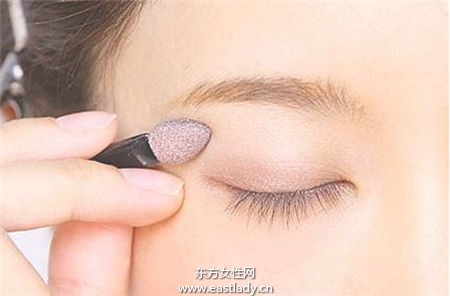 保證每個(gè)人都學(xué)得會(huì) 五招讓你變身大眼美女