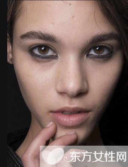 簡(jiǎn)約風(fēng)時(shí)尚美甲圖片大全 告別浮夸做低調(diào)小女人