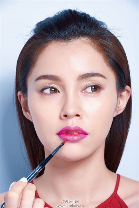 三款夏季最潮唇妝配時尚墨鏡 路人變潮人