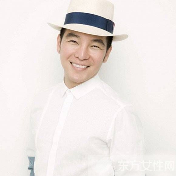 天后王菲幾年前玩過的＂耳朵腮紅＂成霓虹國(guó)新潮流