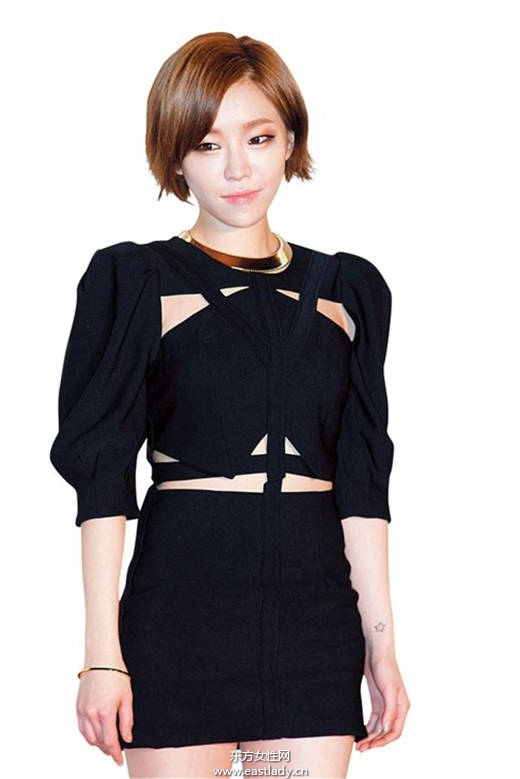 孫佳人李圣經(jīng)演繹煙燻妝+辣妹風(fēng)穿搭