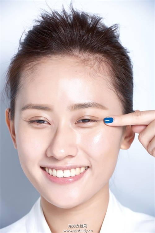 跟韓星學(xué)畫韓流歐膩妝 讓自己輕松變美麗