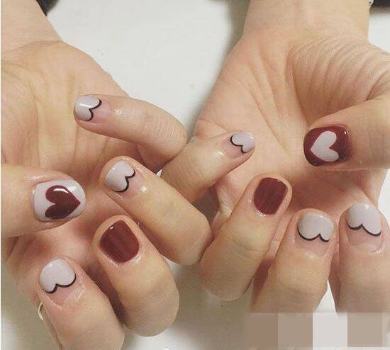 短指甲美甲圖片推薦圖 時(shí)下最流行的美甲樣式