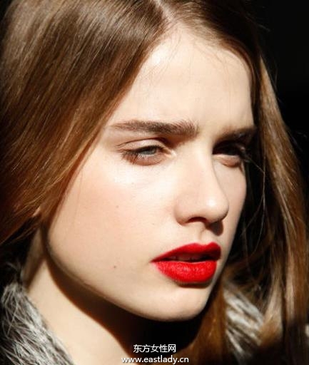 紅色唇膏火火紅紅又一年