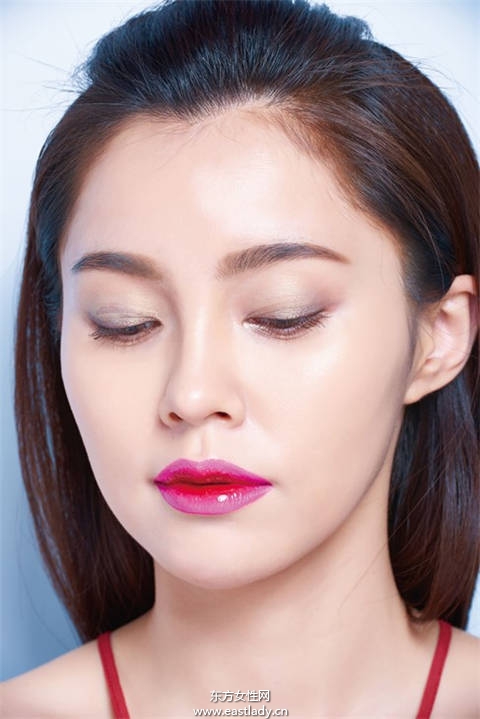 三款夏季最潮唇妝配時尚墨鏡 路人變潮人