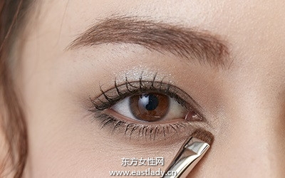 眼妝新畫法營造透明感砂糖光澤眼眸