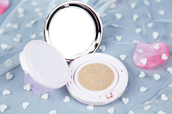 怎樣化妝更 減齡  教你少女妝畫起來