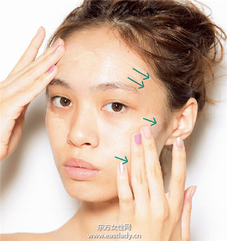 掌握化妝5要點輕松打造出濕潤感妝容