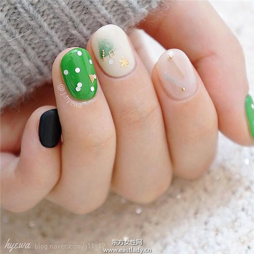 我們就要高調(diào) 超驚艷的圣誕美甲設計