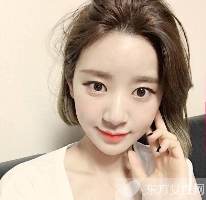 腮紅怎么打顯臉小 初學(xué)化妝的女生一定要看哦