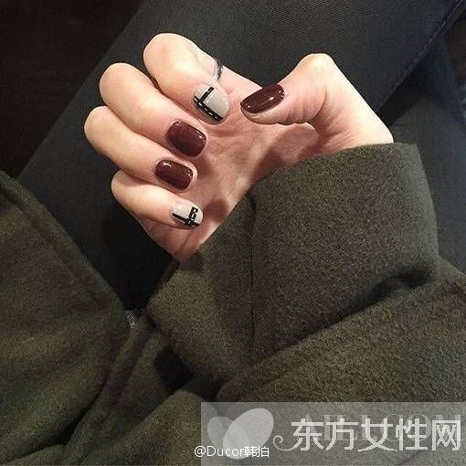 今年秋冬流行色 全在這些毛衣美甲里