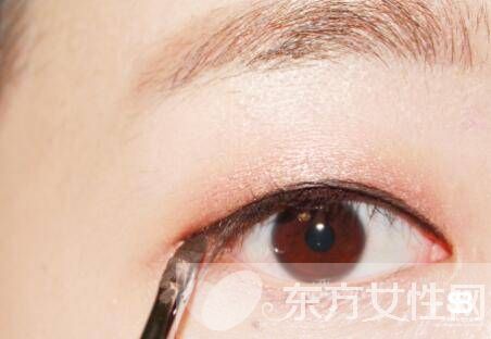 看鬼怪女主金高銀眼妝 單眼皮就該這樣畫