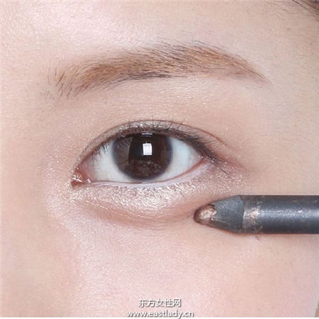 保證每個(gè)人都學(xué)得會(huì) 五招讓你變身大眼美女