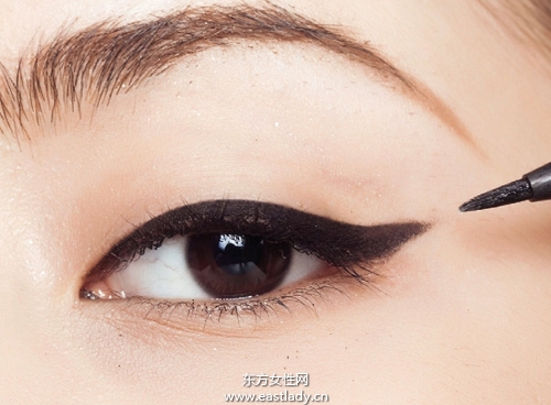 貓眼妝的畫法打造迷人妖艷眼妝