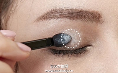 眼妝新畫法營造透明感砂糖光澤眼眸