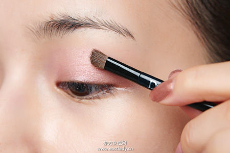 白玫瑰金3D眼 擺脫冬日沉重感