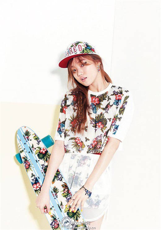 孫佳人李圣經(jīng)演繹煙燻妝+辣妹風穿搭