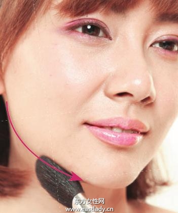 運(yùn)用陰影色塑造緊致小臉