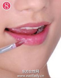 深邃迷人煙熏妝畫法 塑造女性嫵媚迷離美態(tài)