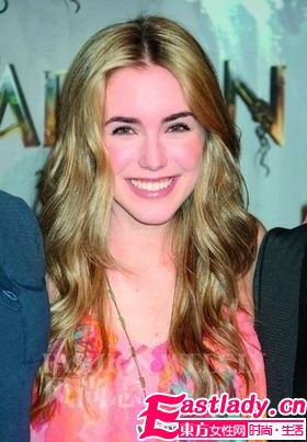 學(xué)明星打造健康立體煙熏妝