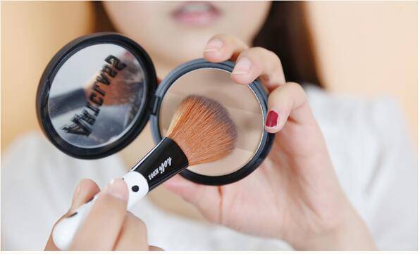 怎樣化妝更 減齡  教你少女妝畫起來